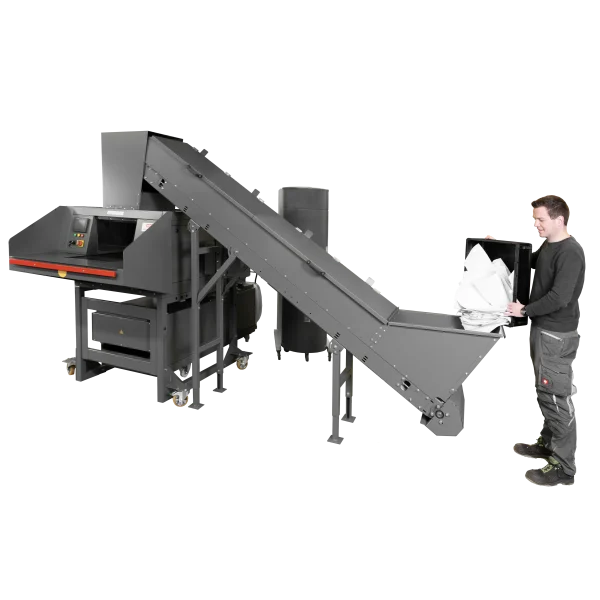 intimus-16-99-with-baler-45-right-with-operator-conveyor-belt