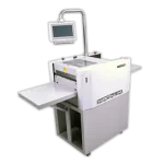 MAGNUM MCC35 A, hendidora, cortadora y microperforadora automática con alimentación por succión, capaz de realizar hasta 32 cortes, hendidos o microperforados en una sola pasada para optimizar los procesos de acabado en artes gráficas.